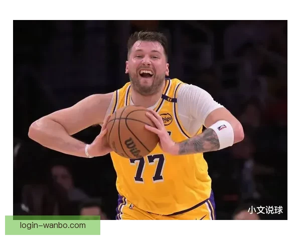 东契奇腿筋二级拉伤无限期休战 湖人前景堪忧恐无缘所有评奖